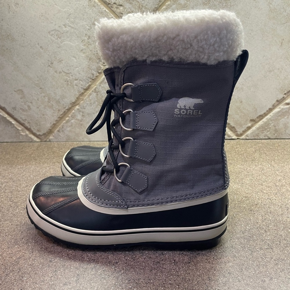 ✨EUC✨ SOREL Women’s Winter Carnival Waterproof Snow Boots, Size 8